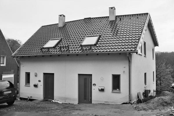 Neubau von zwei Doppelhaushälften